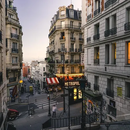 Champs Elysees & Arc De Triomphe - Studio - Cityapartmentstay *